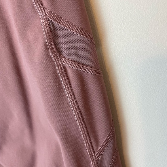 Lululemon Wunder Under High-Rise Crop 21" *Luxtreme Mesh Red Dust Size 12 - Picture 5 of 12